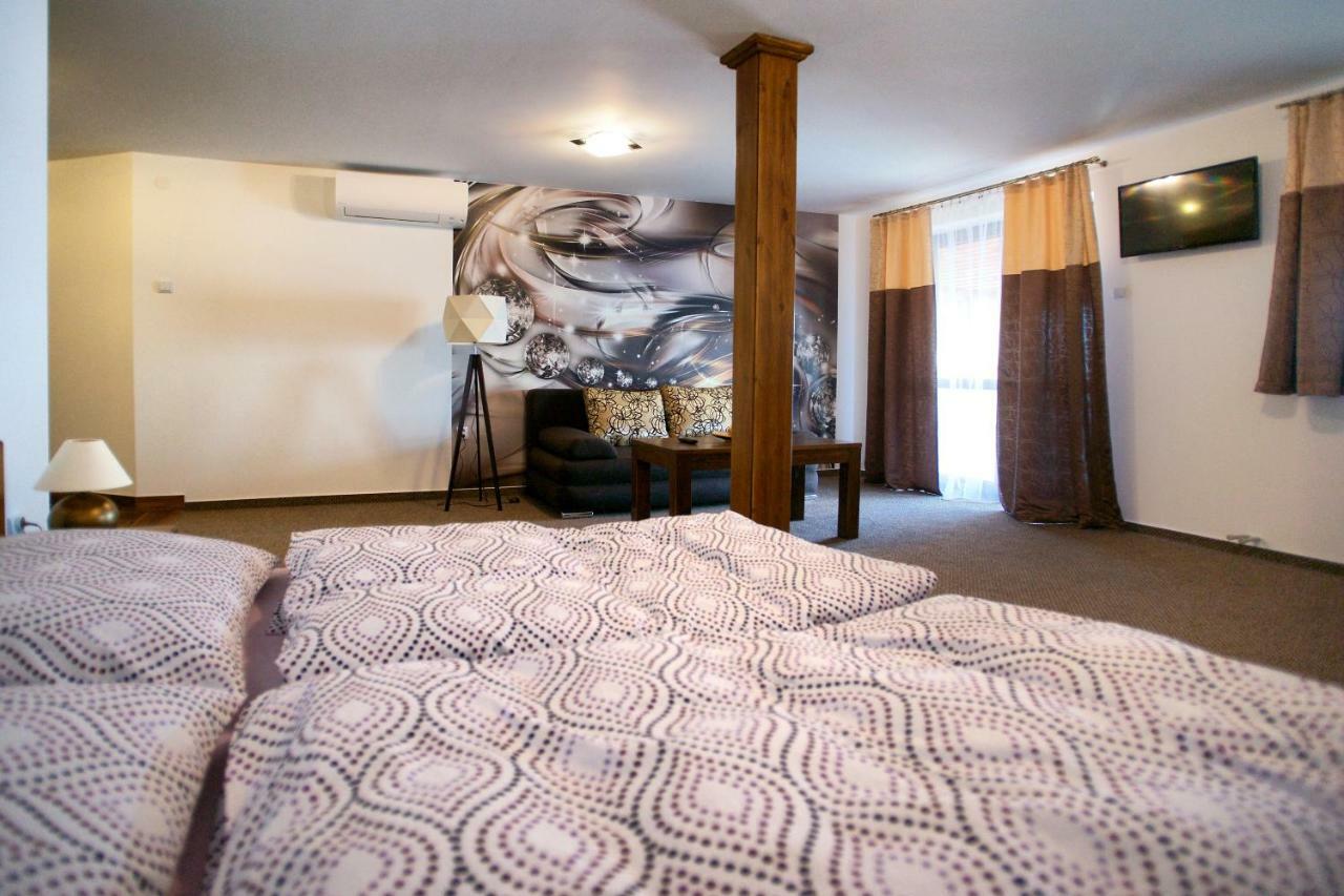 Penzion Anima Hotel Kaluza Luaran gambar